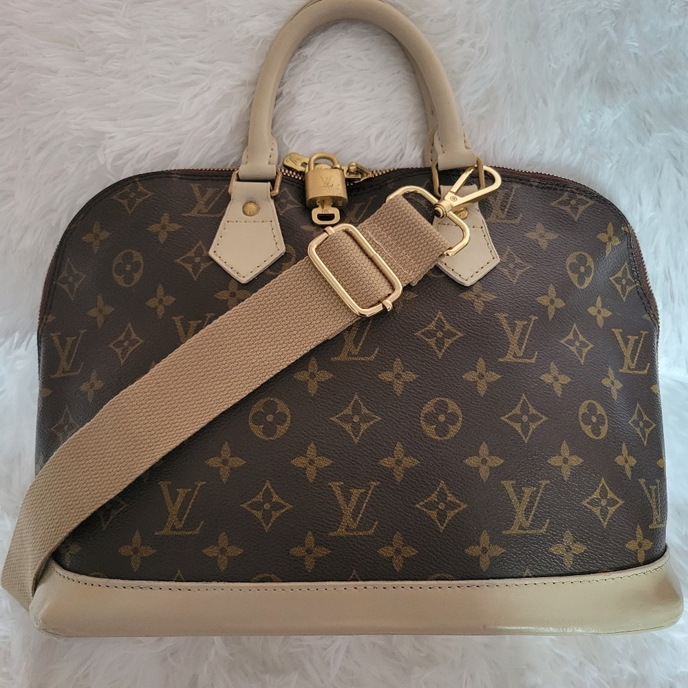 Louis Vuitton Monogram Canvas Alma Crossbody Bag with Cream Trim and Beige Strap - Picture 2 of 16